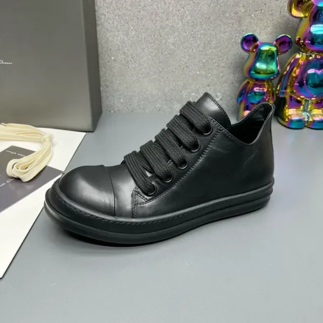 Black Cap Toe Low-Top Lifestyle Sneakers 2