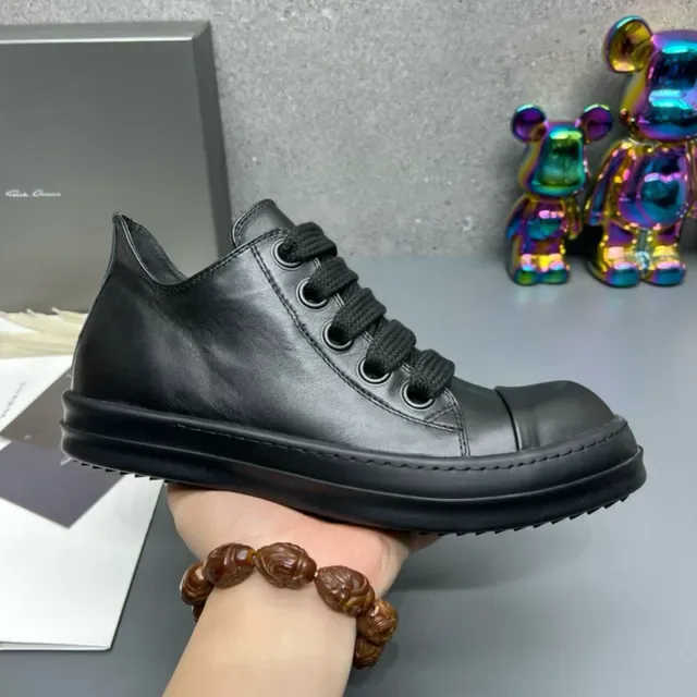 Black Cap Toe Low-Top Lifestyle Sneakers 4