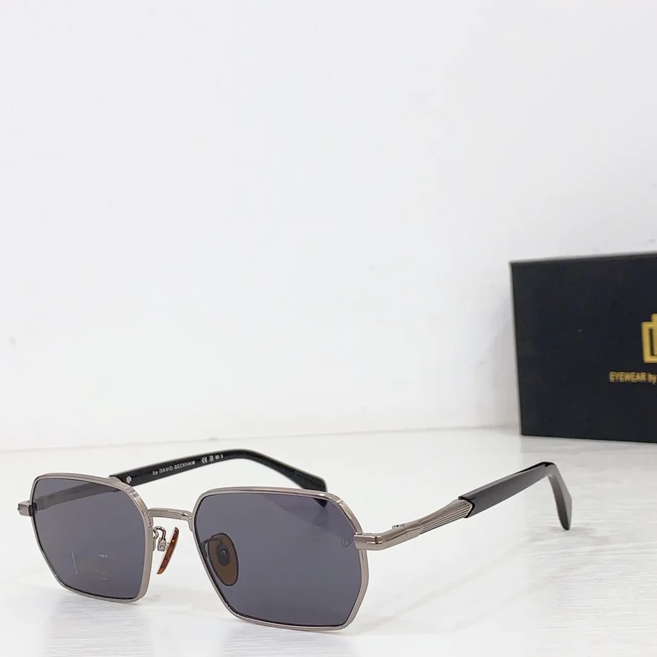 Black Gold Rectangular Lens Thin Metal Frame Sunglasses 6