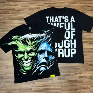 Camiseta negra de cuello redondo con estampado gráfico a doble cara