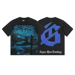 Camiseta oversized negra con estampado gráfico