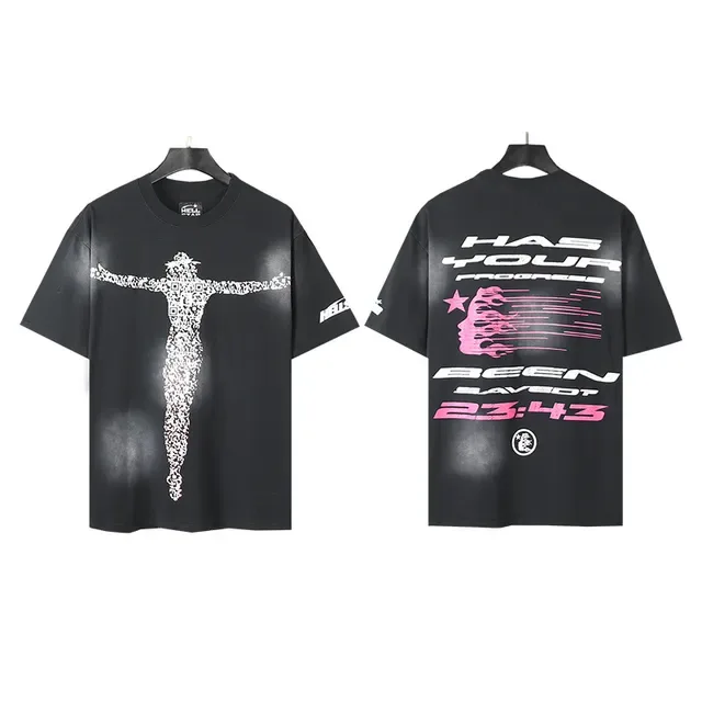 Camiseta preta oversized com estampa gráfica frente e verso 4