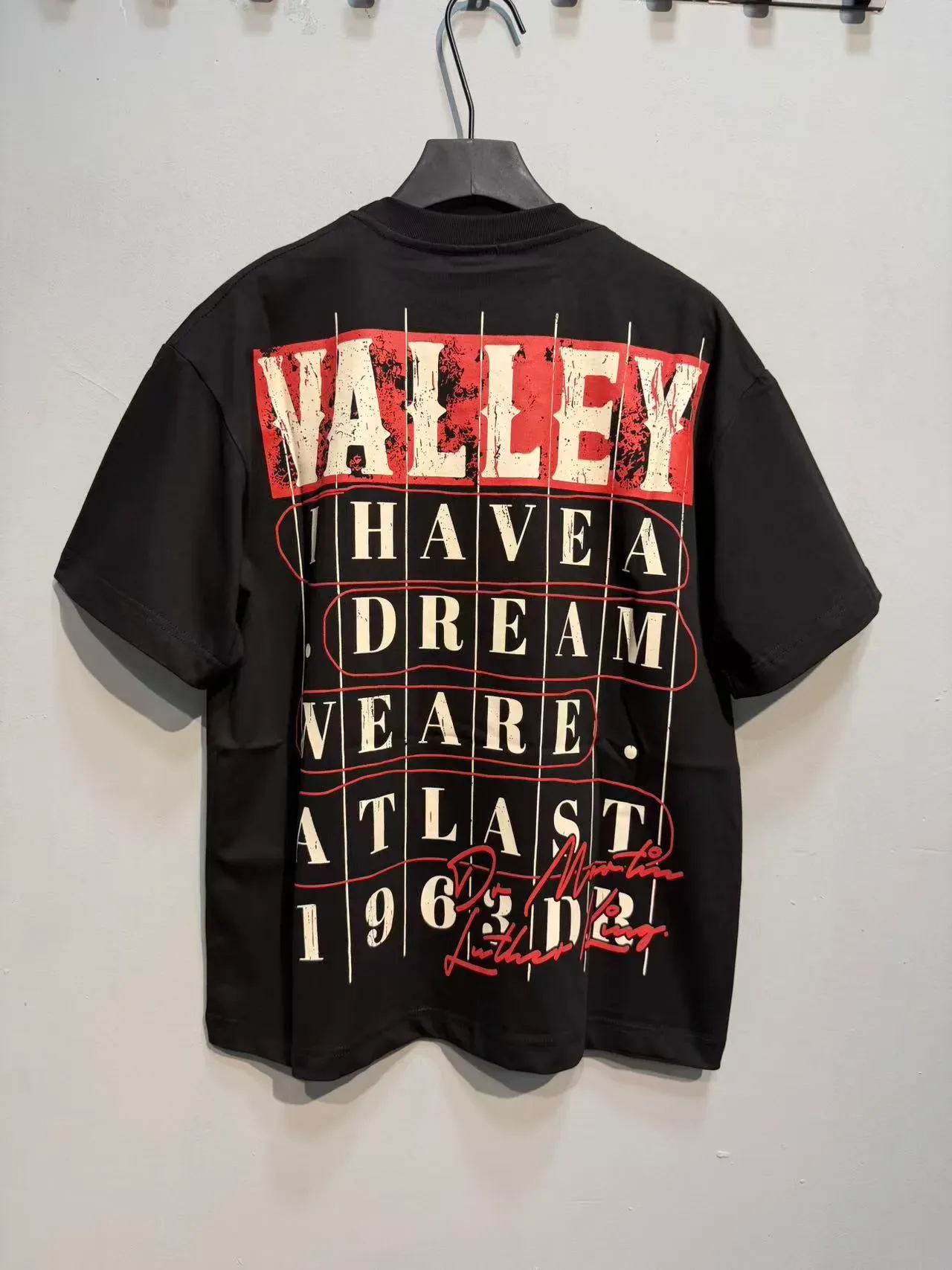 Black Red White Graphic Print Crew Neck T-Shirt 7