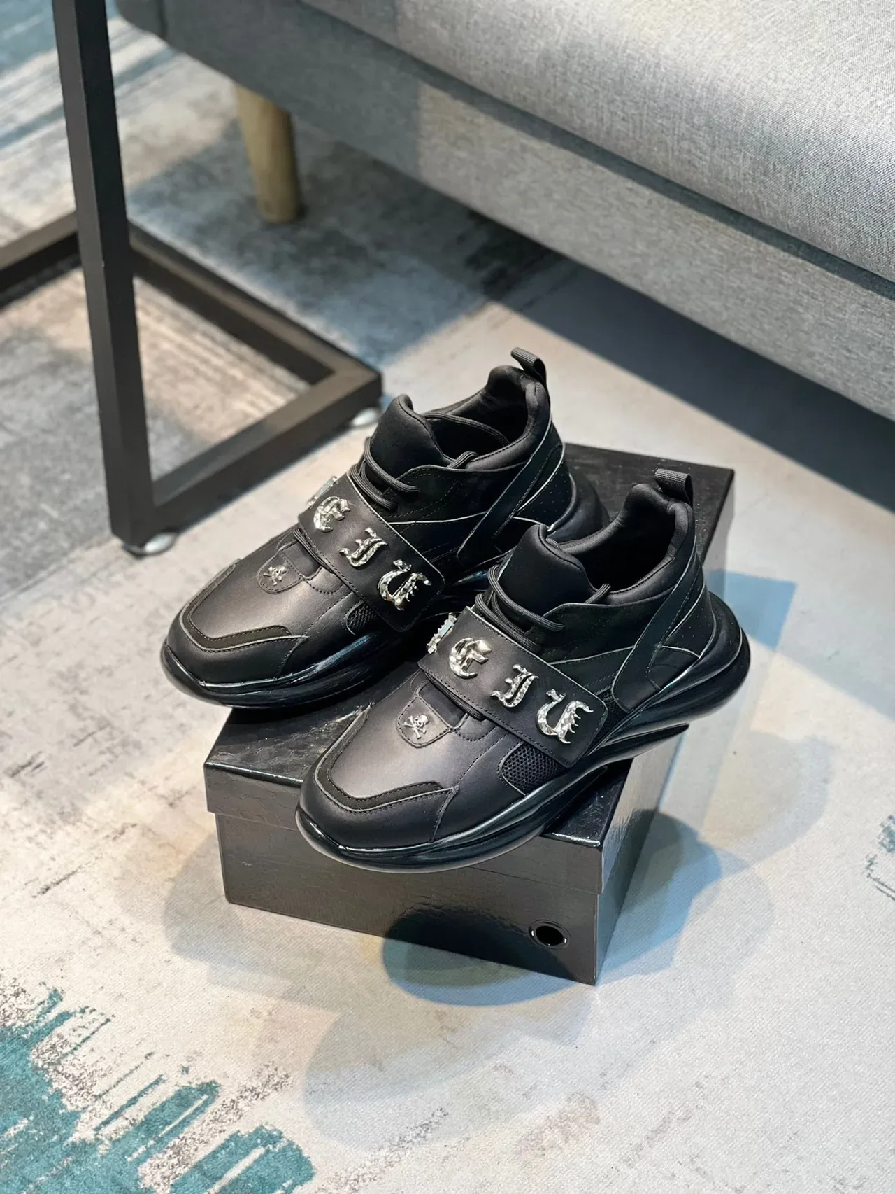 Black Silver Leather And Mesh Upper Translucent Sole Sneakers 6