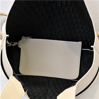 黑色结构仿皮革纹理U形上切口托特包 3