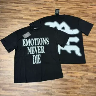 黑色铆钉“Emotions Never Die”图案T恤