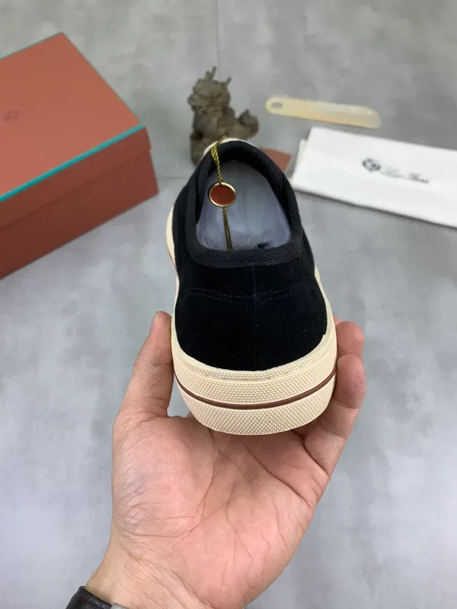 Zapatilla Casual de Ante Negro Low-Top con Suela Cupsole 3