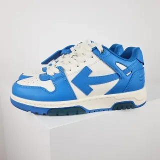 Blue and White Arrow Motif Low-Top Lifestyle Sneakers