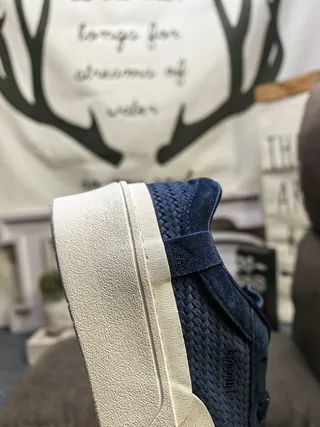 Blue Textured Upper Platform Sole Lifestyle Sneakers 3