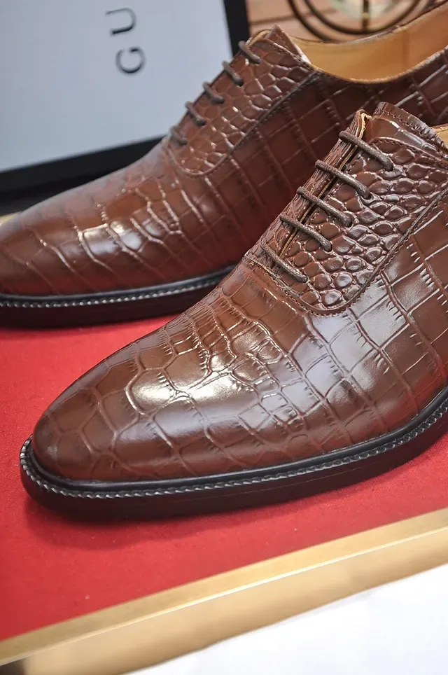 Chaussures Oxford Marron embossé crocodile à embout cap toe 2