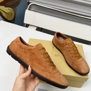Brunello Cucinelli Sapatos casuais de camurça com cadarços low-top