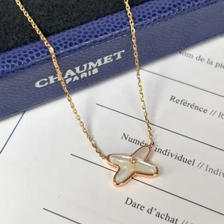 Chaumet قلادة على شكل نجم من اللؤلؤ والماس