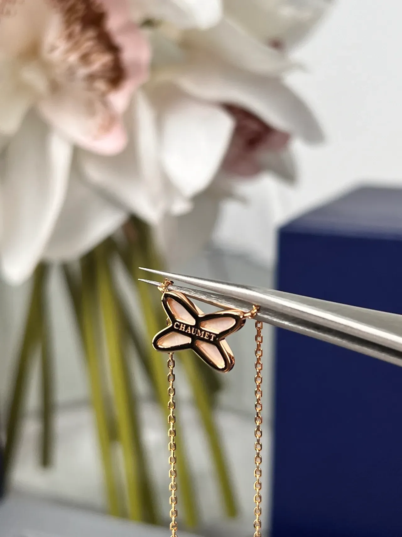 Chaumet Colar com pingente de madre-pérola em forma de estrela e diamante 2