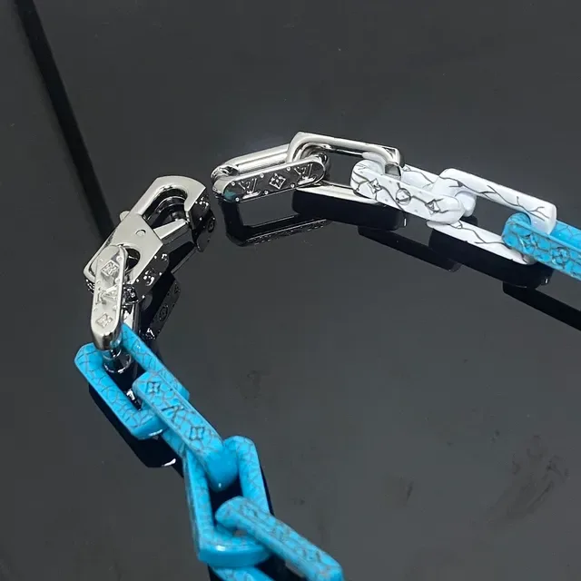 Chunky Two-Tone Resin Link Chain Necklace 4