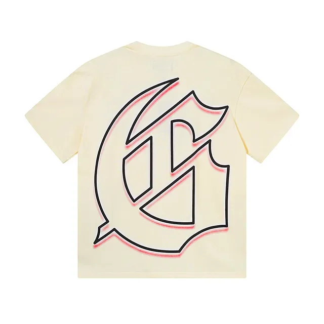 Camiseta oversized creme com estampa gráfica de motivo UFO frente e verso 3