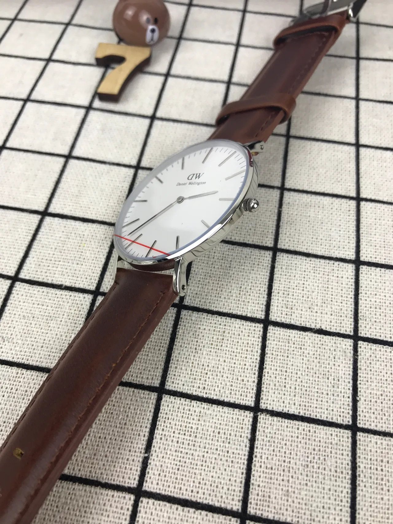 Daniel Wellington Brown White Minimalist Thin Case Quartz Watch 4