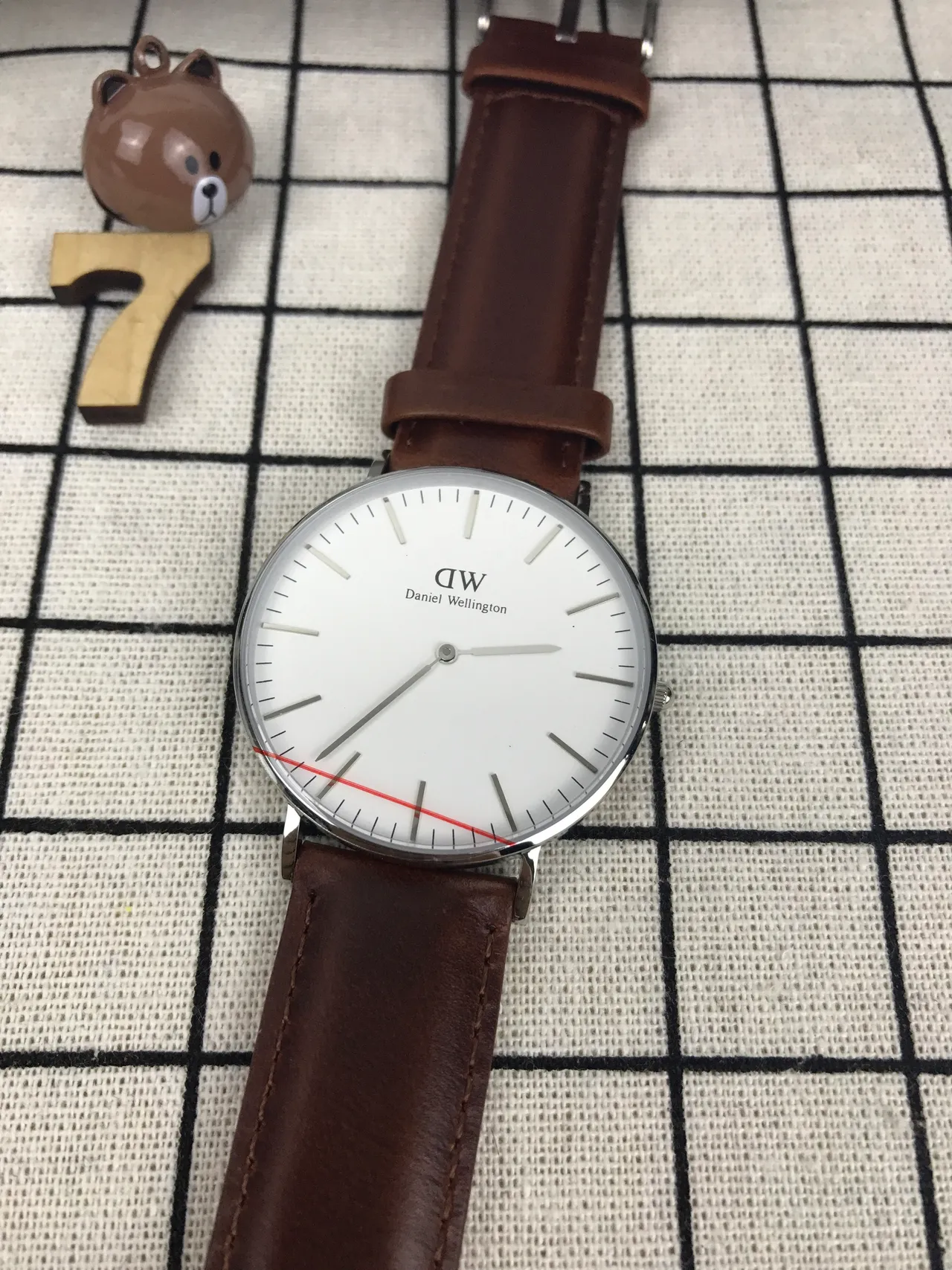 Daniel Wellington Brown White Minimalist Thin Case Quartz Watch 5