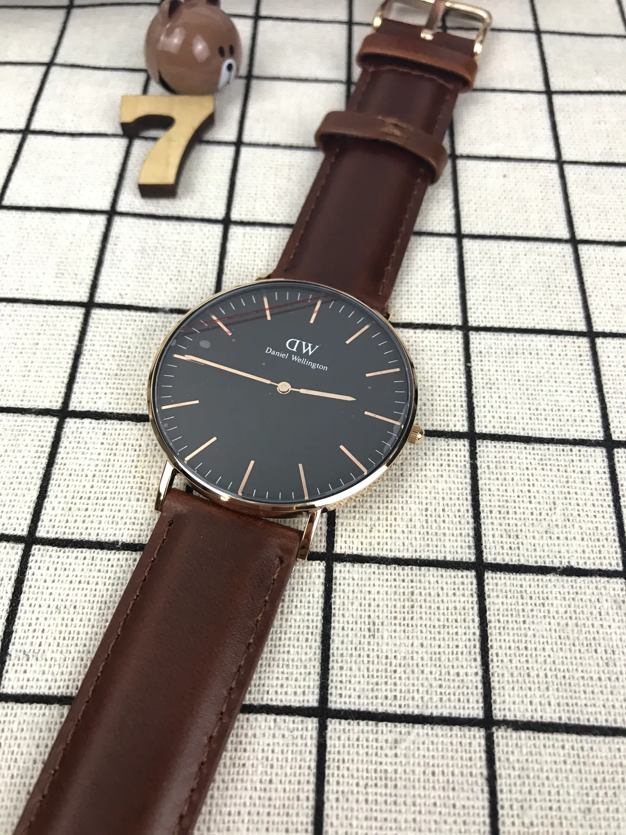 Daniel Wellington Classic Minimalist Brown Leather Strap Quartz Watch 4