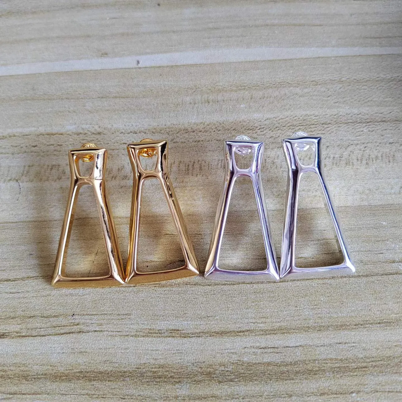 Dual-Stone Faceted Oval and Round Stud Earrings 22