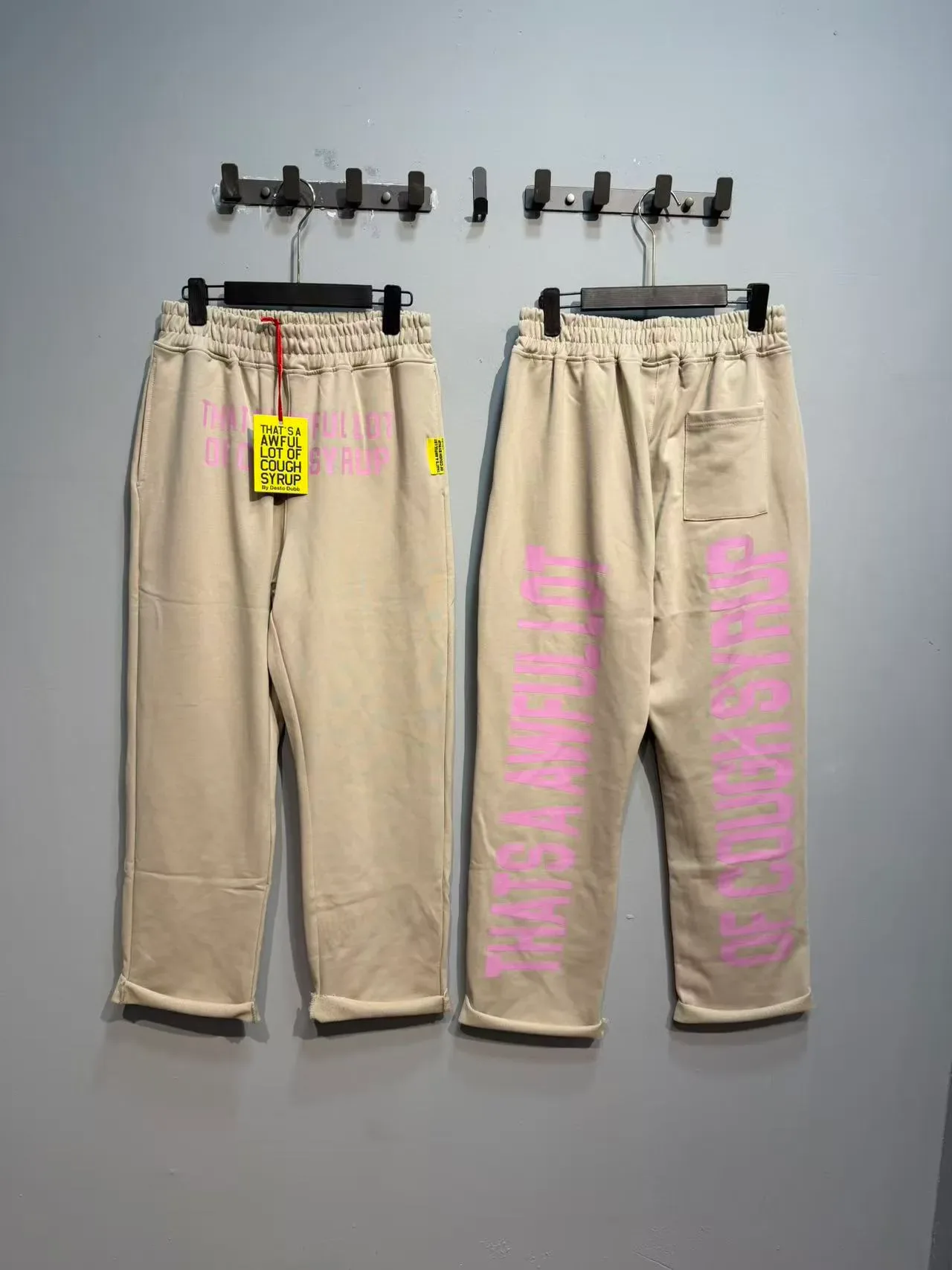 Dusty Pink and Beige Wide-Leg Elastic-Waist Screen-Printed Sweatpants 10