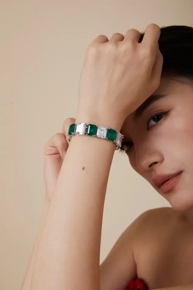 Emerald and Clear Rectangular Stone Channel-Set Bracelet 8