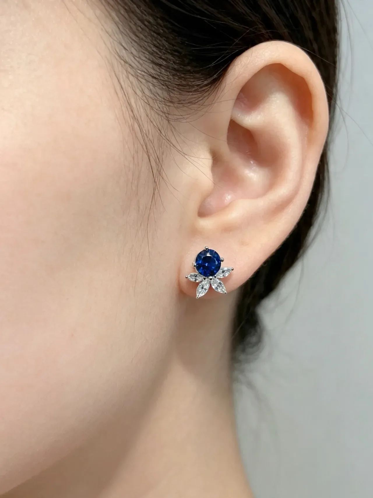 Floral Motif Blue Center Stone Marquise Side Stone Ring 9