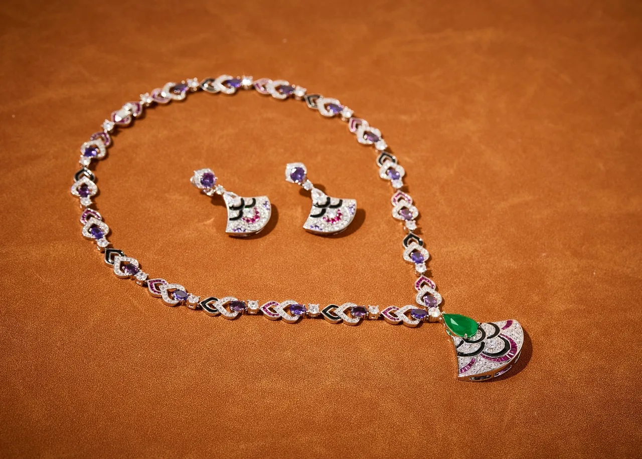 Gemstone-Encrusted Fan Motif Pendant Necklace 2