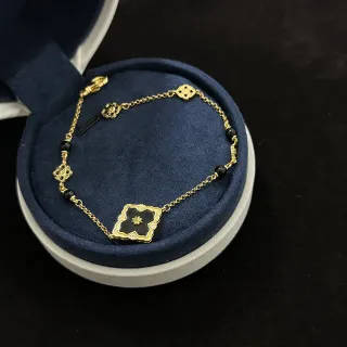 سوار سلسلة ذهبي أسود مينا نقش رباعي الأوراق