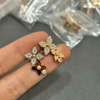 أقراط كريستال زهرة باڤيه ذهبي أسود
