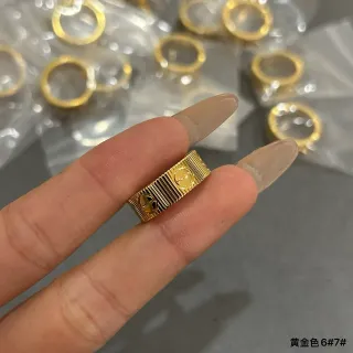 金色螺丝头压纹戒指