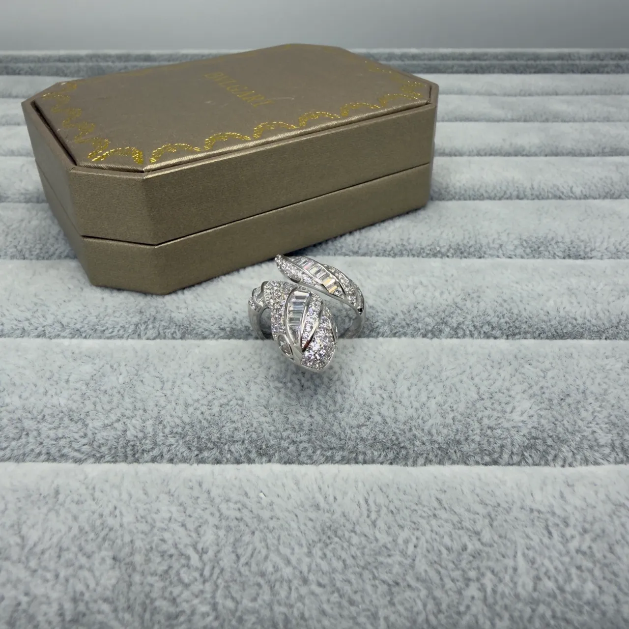 Gold Silver Leaf-Inspired Pavé-Set Ring 5