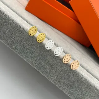 Oro Plata Perforado Oval Metal Pendientes Stud