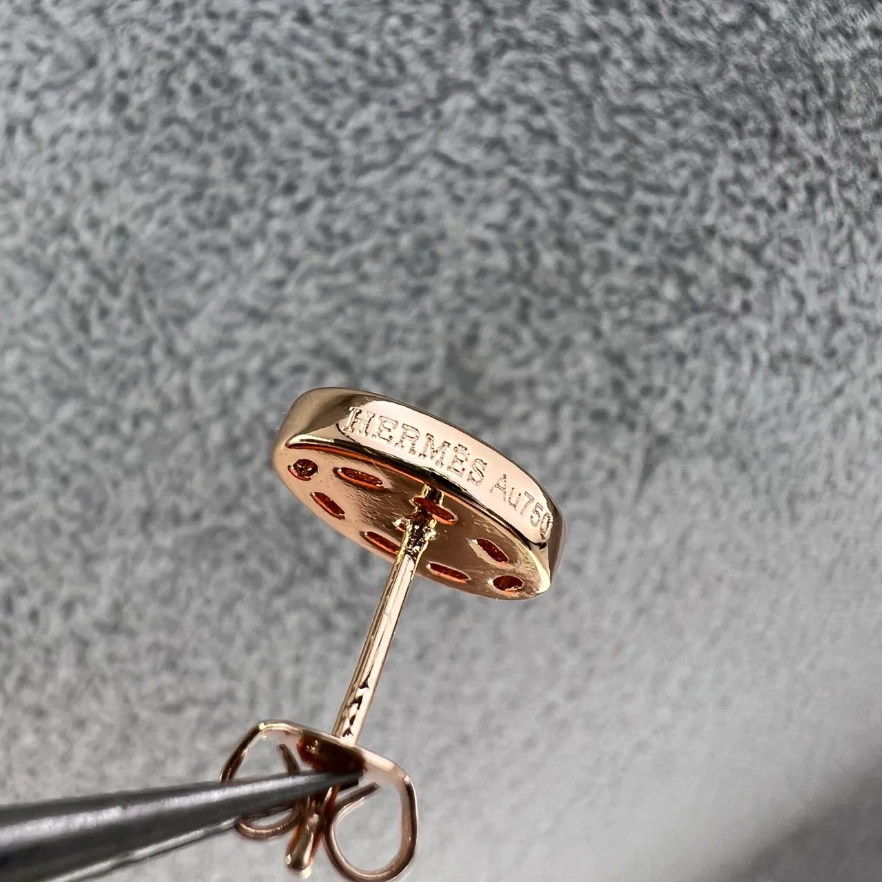 Gold Silver Perforated Oval Metal Stud Earrings 2