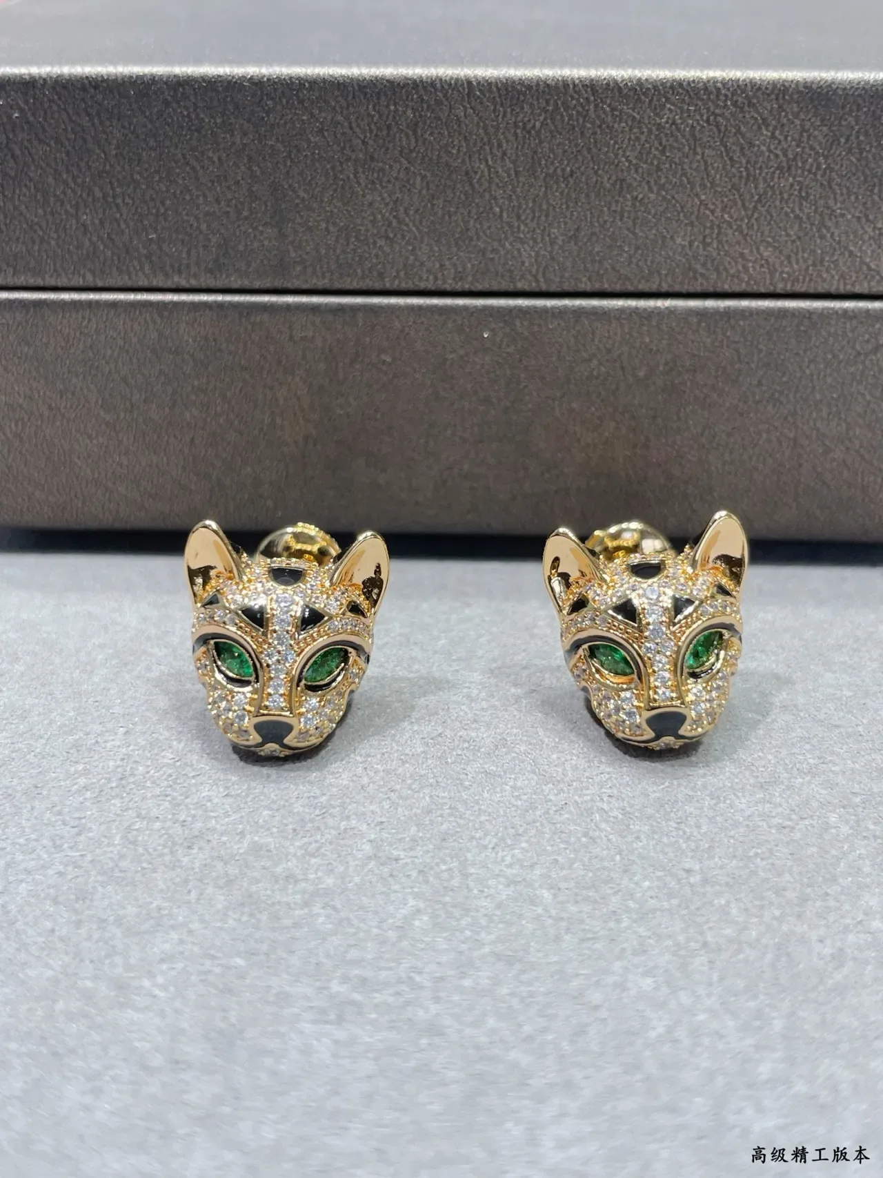 Gold-Tone Fox Head Pavé Crystal Earring 4