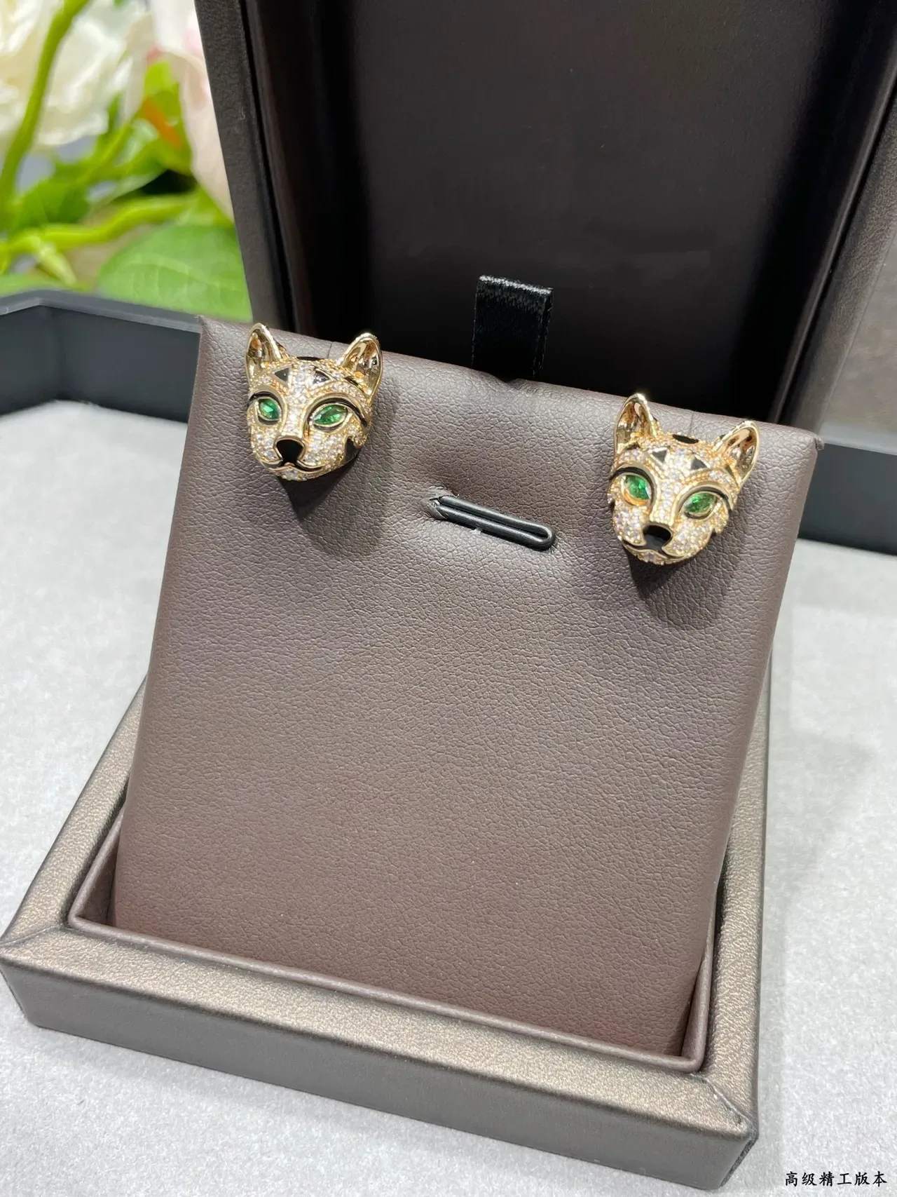 Gold-Tone Fox Head Pavé Crystal Earring 8