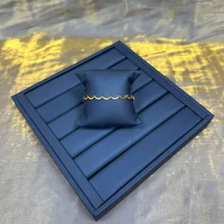سوار بلون ذهبي باڤيه حواف موجية