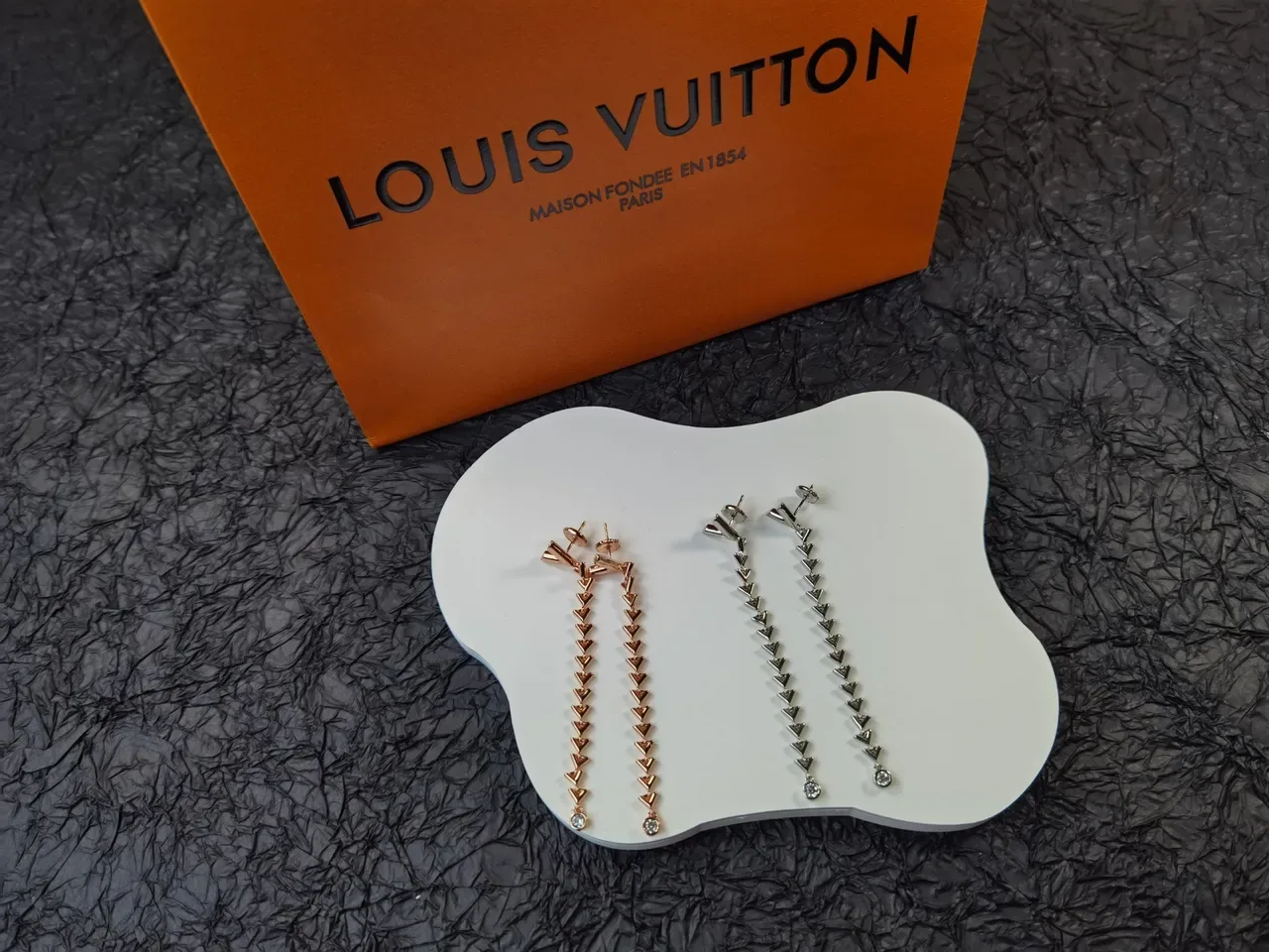 Gold Transparent Geometric V-Link Chain Dangling Drop Earrings 6