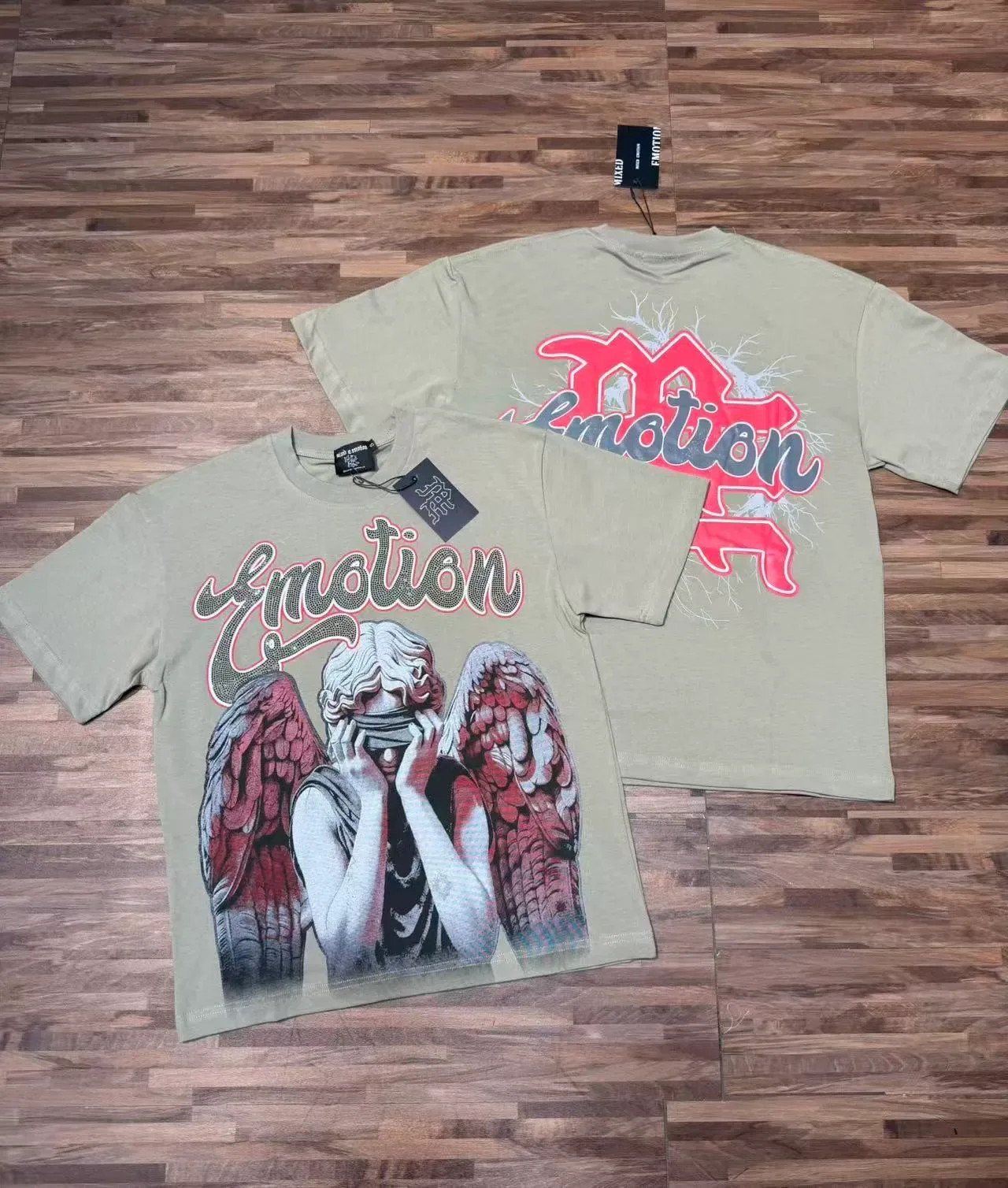Graphic Print Blindfolded Angel Motif T-Shirt 3
