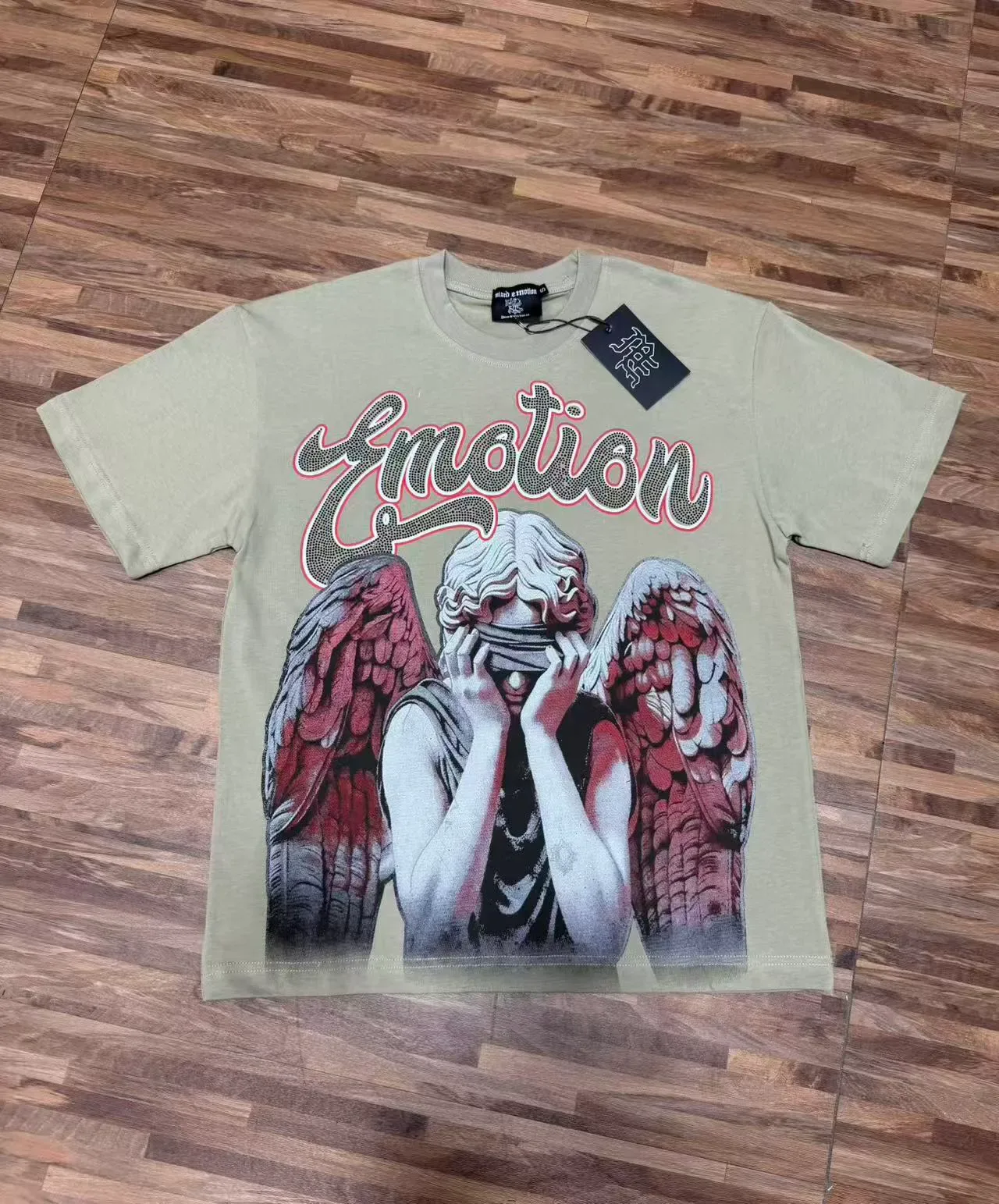 Graphic Print Blindfolded Angel Motif T-Shirt 4