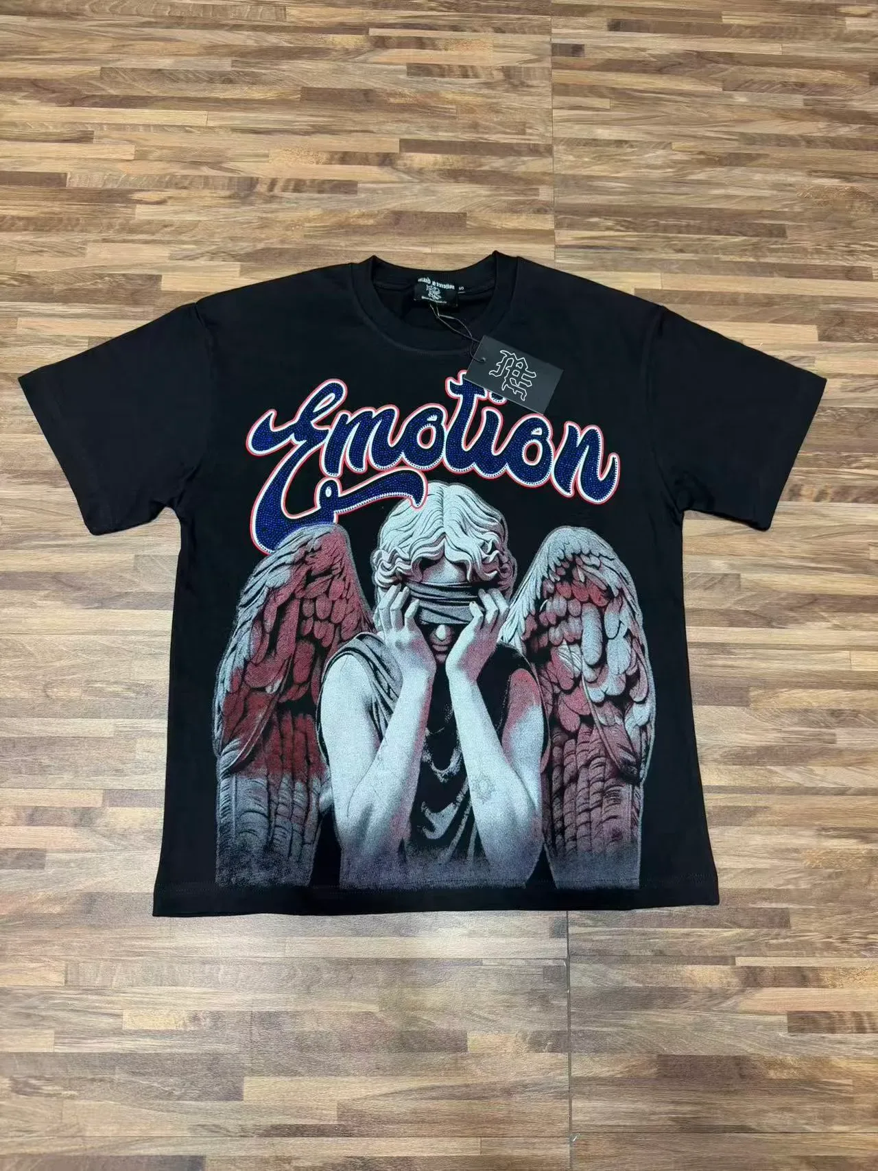 Graphic Print Blindfolded Angel Motif T-Shirt 7