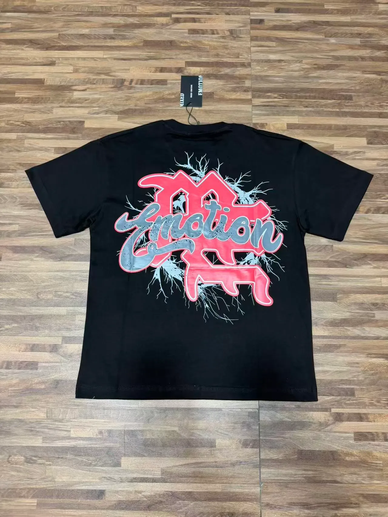Graphic Print Blindfolded Angel Motif T-Shirt 8