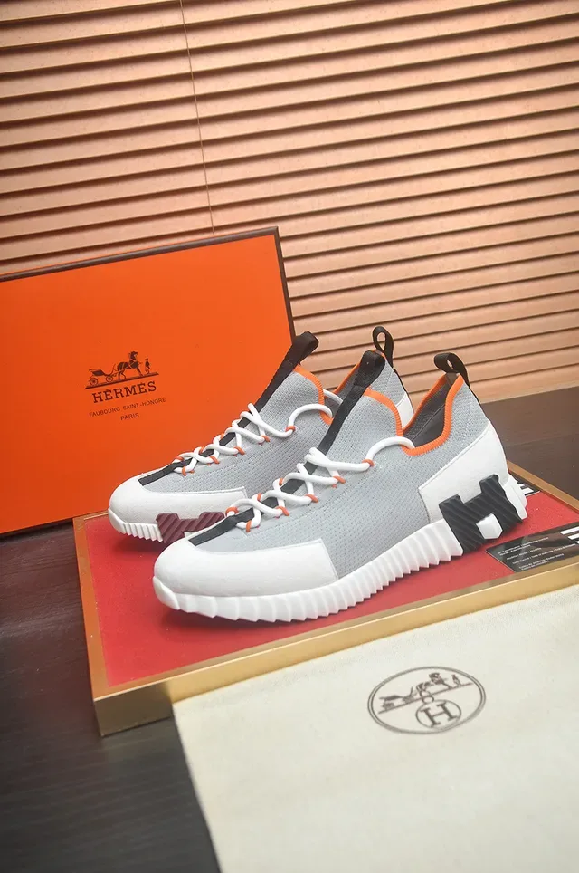 Tênis cinza e laranja upper knit midsole sculptado com sulcos 4