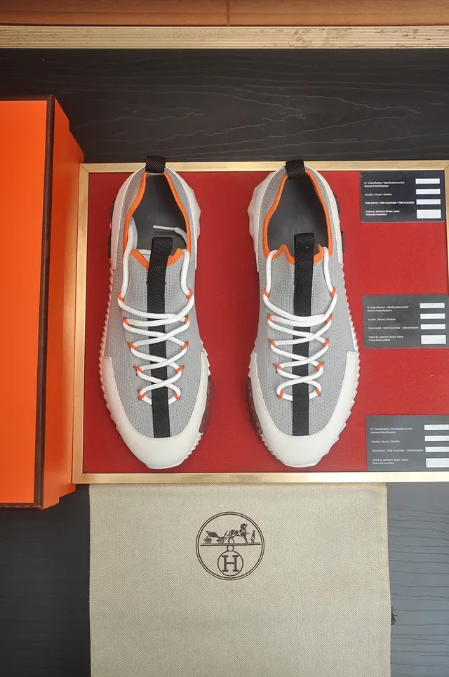 Tênis cinza e laranja upper knit midsole sculptado com sulcos 5