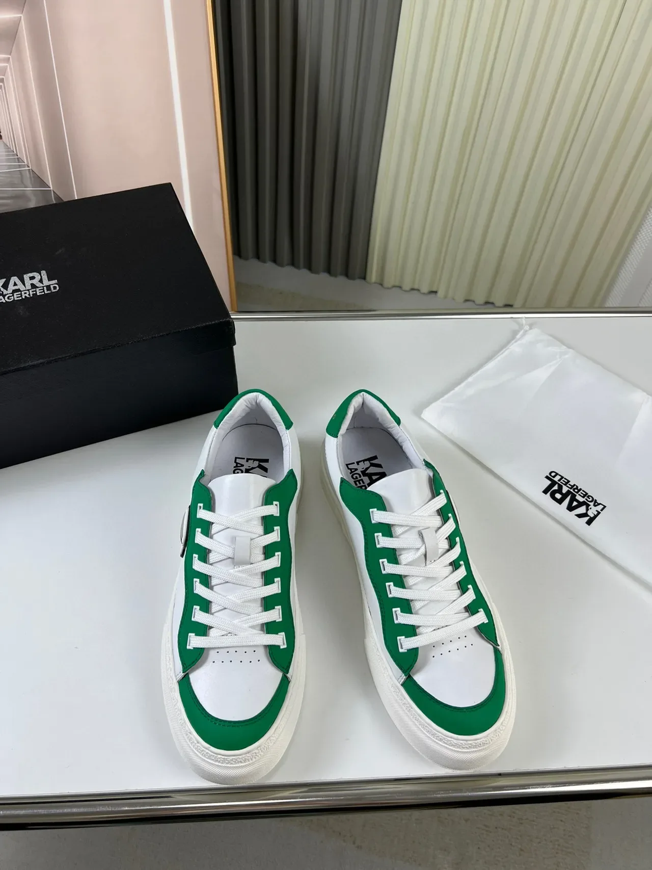 Karl Lagerfeld Karl Logo أبيض وأخضر أسلوب حياة رياضية 9