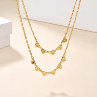 Colliers en couches avec pendentif cœur gravé en lettre de ton doré