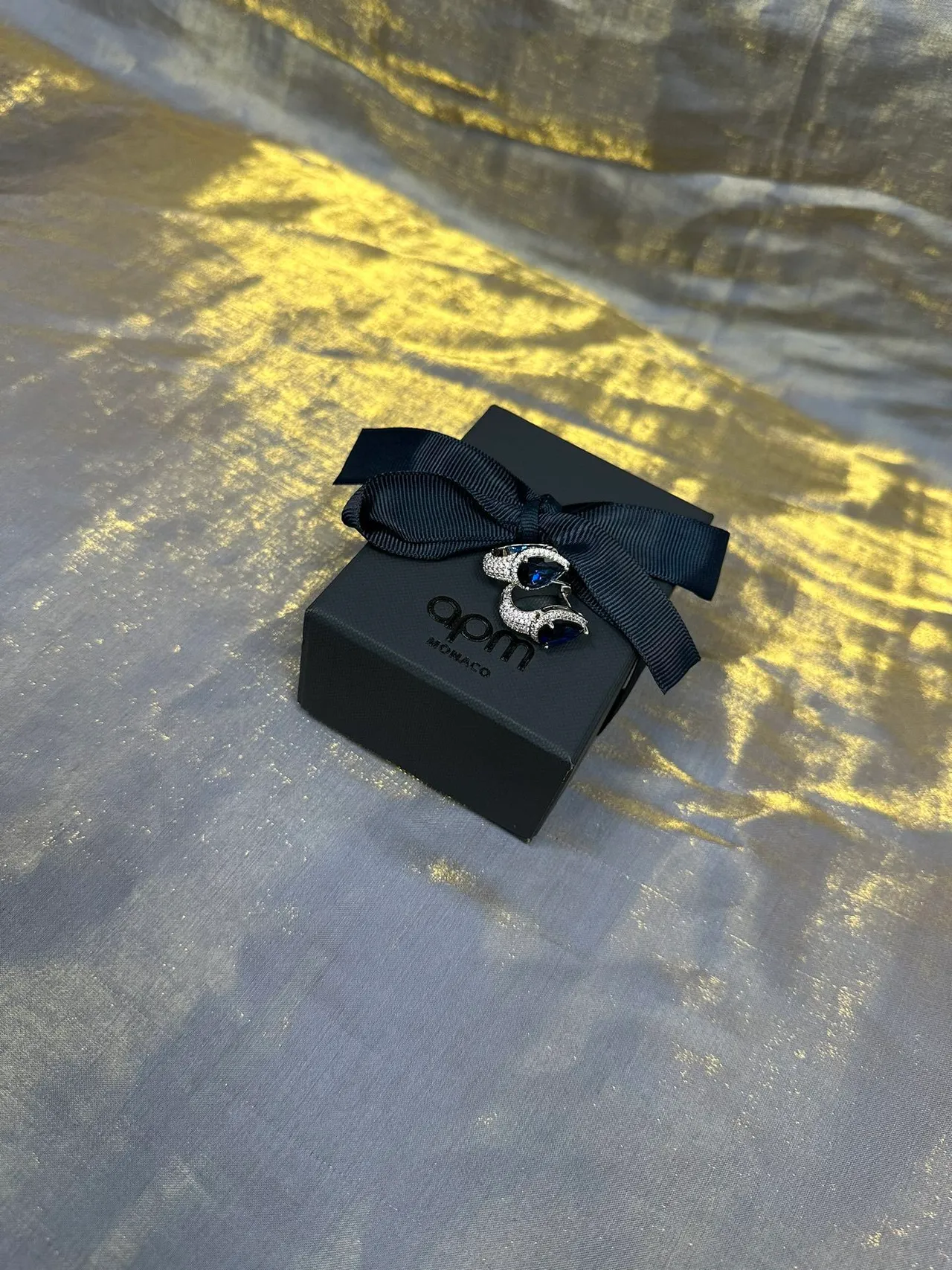 أقراط بشكل كمثرى من جوهرة زرقاء Pavé Halo Drop Earrings 7