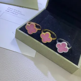 গোলাপি সোনা ক্লোভার-আকৃতির পাথরের ইনলে আংটি