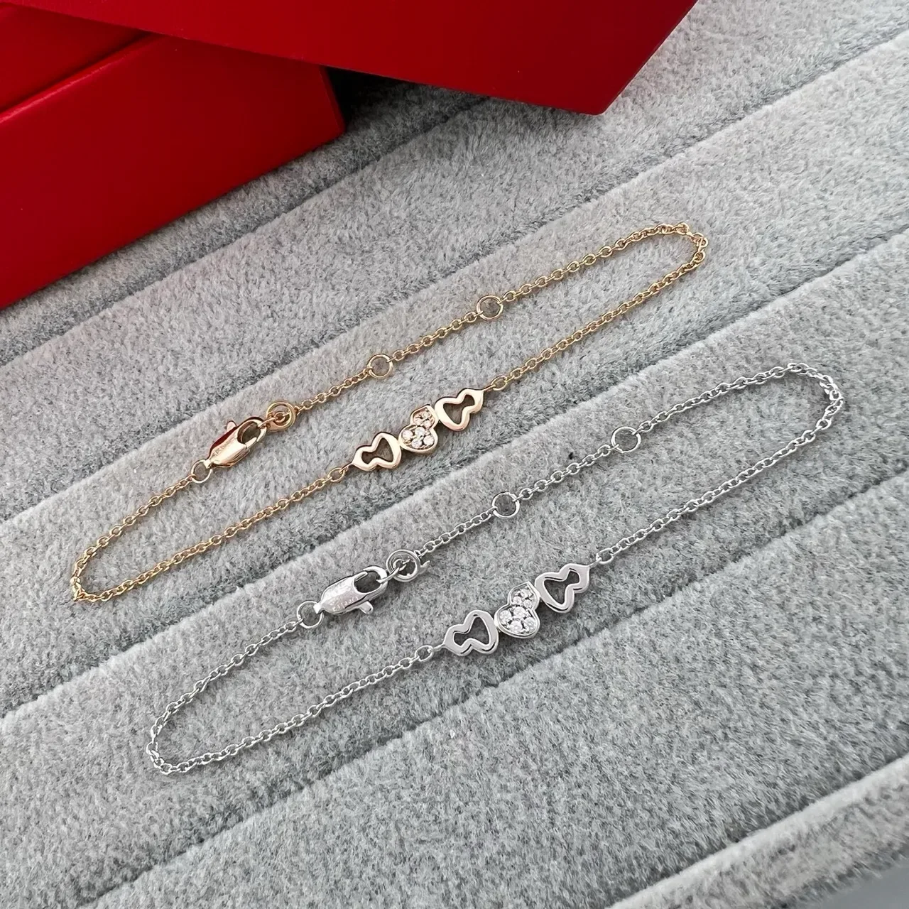 qeelin Gold Silver Delicate Chain-Link Open-Heart Charms Bracelet 7
