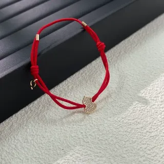 سوار خيط مضفر أحمر Pavé Crystal Charm