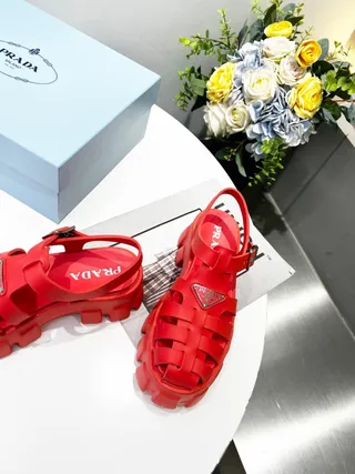 Red Chunky Platform T-Strap Gladiator Sandals 7